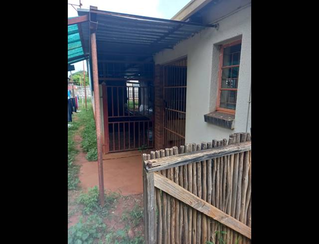 5 BEDROOM HOUSE FOR SALE IN MAKHADO